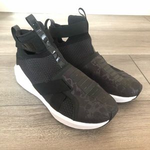 Puma shoes slip on